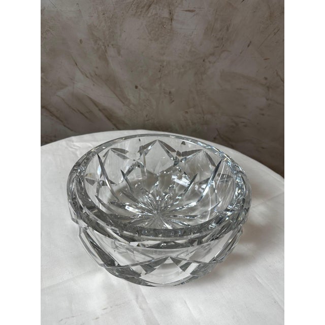 An elegant set of nesting fruit bowls in cut crystal from the prestigious Saint Louis crystal house, likely dating from...