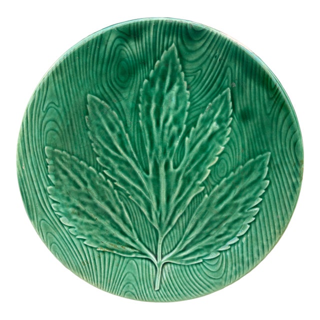Green Majolica Leaf Plate Gien Circa 1950 For Sale