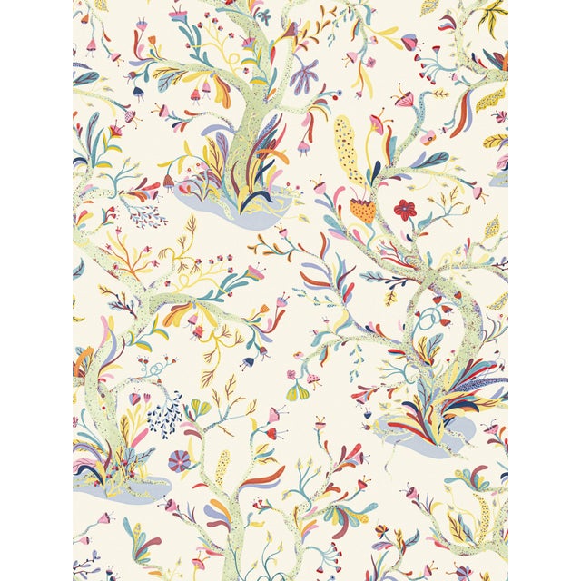 Hinson re-enters the limelight with a show-stopping debut collection under the Scalamandré name. COLOR POP!, a collection...