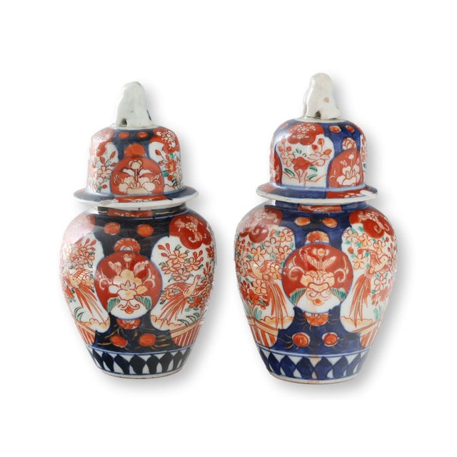 Japanese Meiji Porcelain Imari Jars W/Foo Dog Lids, a Pair For Sale In Los Angeles - Image 6 of 7