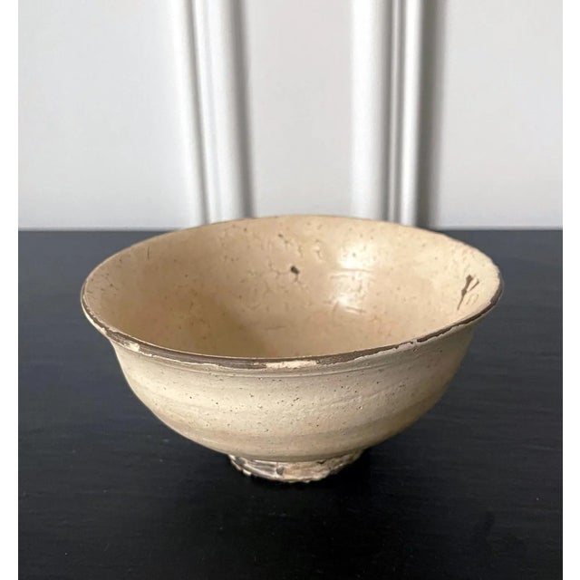 Antique Korean Ceramic Komogai Chawan with Tamagode Glaze For Sale - Image 9 of 13