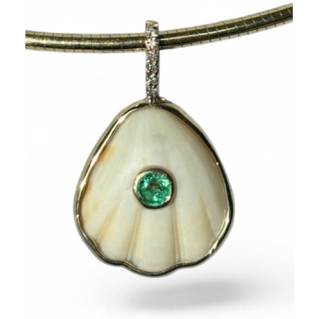 Shell Pendant With Emerald, Diamonds & 14k Gold For Sale - Image 11 of 11