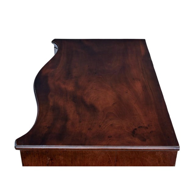 Brown George III Mahogany Serpentine Chest of Drawers, 1700s For Sale - Image 8 of 12