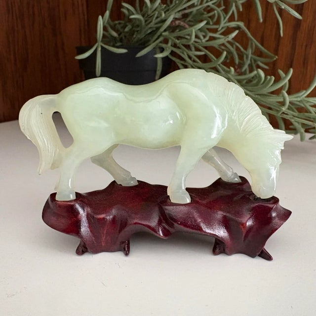 Pair of Jade Horse Sculptures For Sale In Raleigh - Image 6 of 10