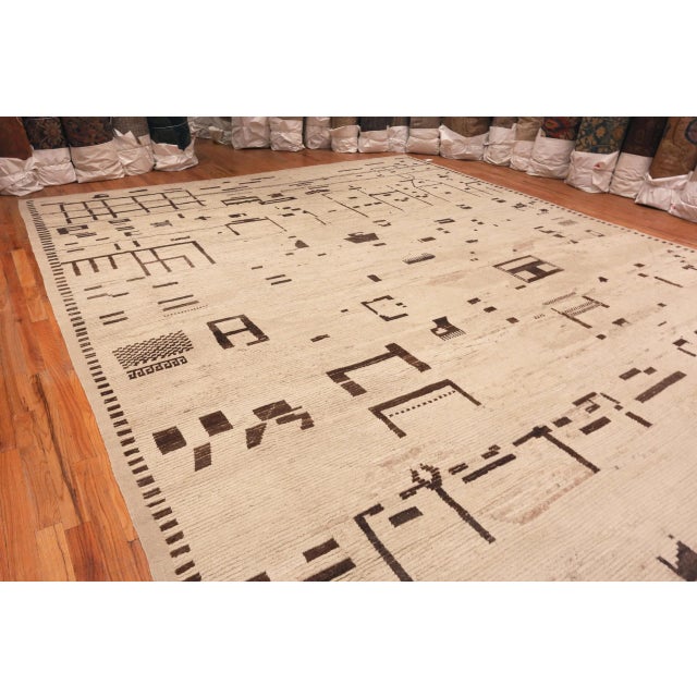 Early 21st Century Nazmiyal Collection Large Modern Moroccan Area Rug For Sale - Image 5 of 10