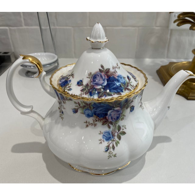 1980s Royal Albert Moonlight Rose Set - Made in England - Service for 8 - Mint / New: 41pc For Sale In West Palm - Image 6 of 14