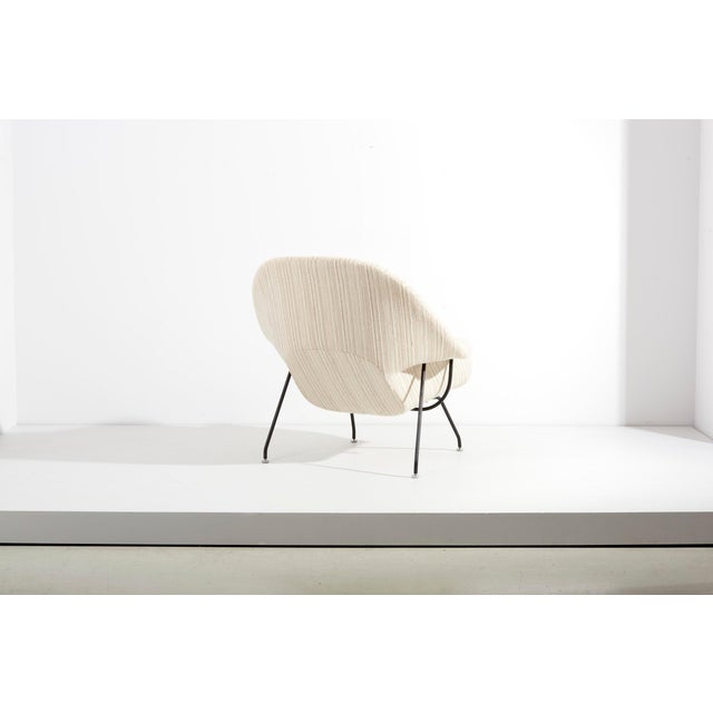 White Set of Womb Chairs and Ottoman by Eero Saarinen for Knoll, Usa, 1960s For Sale - Image 8 of 18