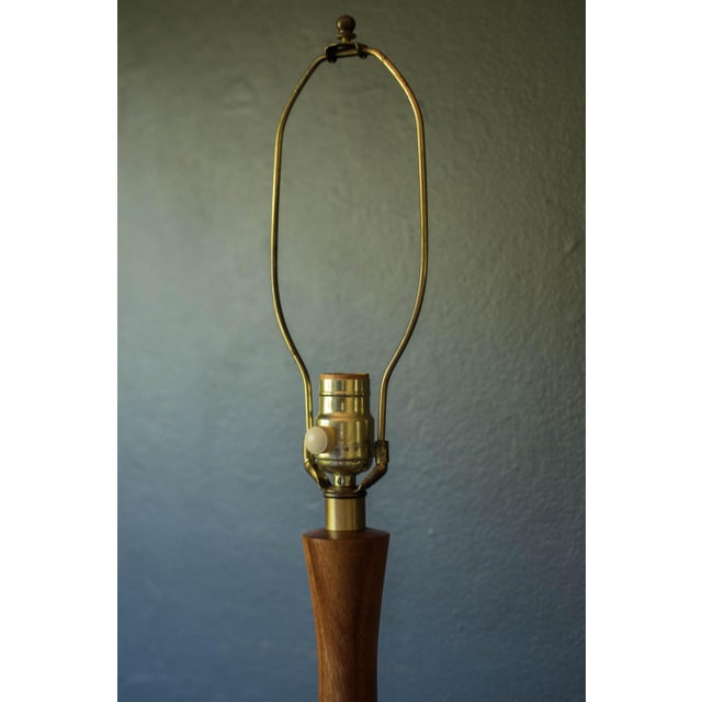 Sculptural Mid Century Modern Mahogany and Brass Accent Table Lamp For Sale In Monterey, CA - Image 6 of 9