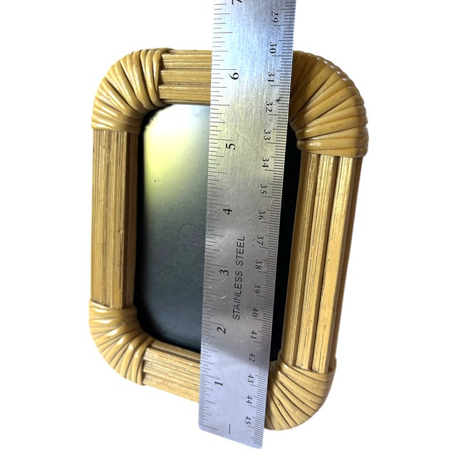 1980s Vintage Bamboo & Wrapped Rattan Picture Frame 3x5 Image After Ralph Lauren Bunny Williams For Sale - Image 5 of 10