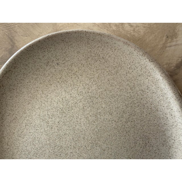 Glidden Pottery Vintage Glidden Pottery Asymmetrical Dinner Plates – California Studio Stoneware, Mid-Century 1940s - Set of 4 For Sale - Image 4 of 12