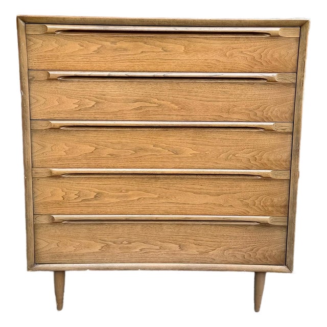 Mid-Century Modern Walnut 5-Drawer Dresser Highboy For Sale