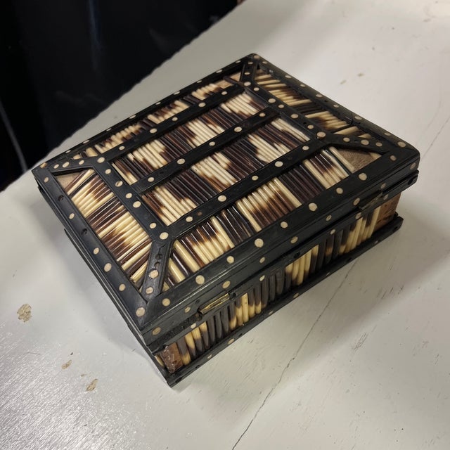 Antique Anglo-Indian Porcupine Quill Box For Sale - Image 4 of 6