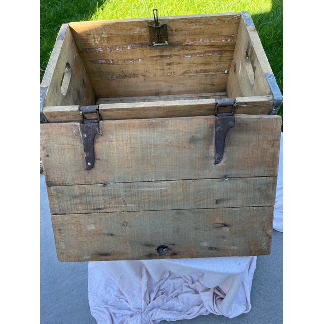Antique Gluek Wooden Beer Crate For Sale - Image 4 of 6