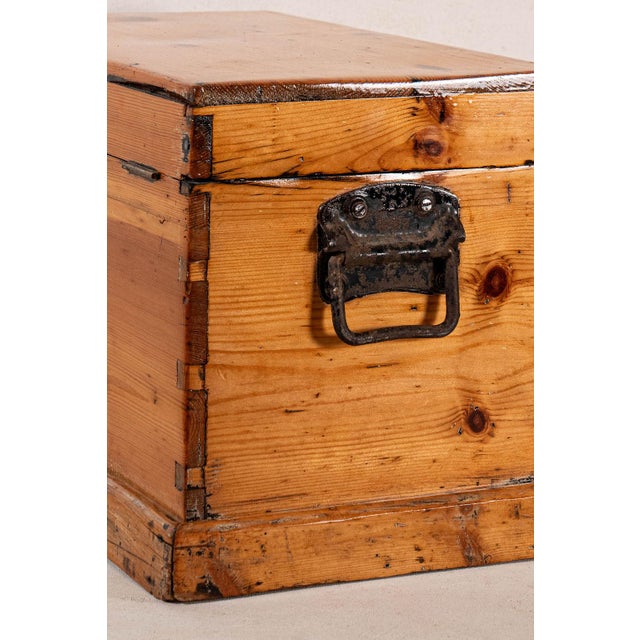 19th Century English Waxed Pine Carpenters Tool Chest (C. 1900) For Sale In Charleston - Image 6 of 7