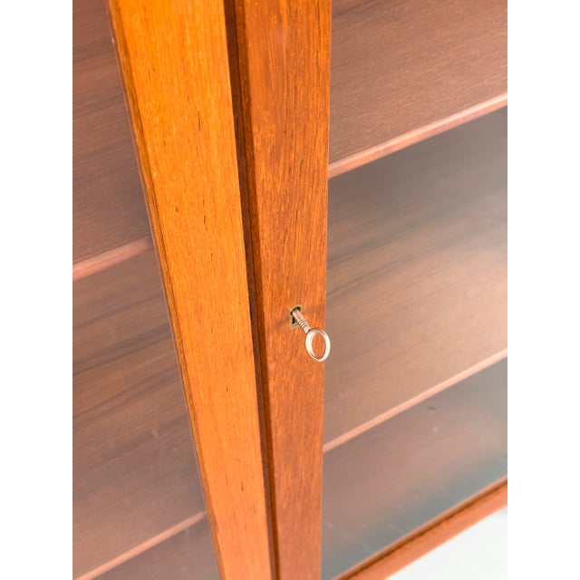 1960s Danish Display Case in Teak by Børge Mogensen for Søborg Møbelfabrik, 1960s For Sale - Image 5 of 18