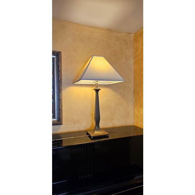 Geometric Oxidized Bronze Table Lamp With Cream Aberdeen Shades Styled After Caparra For Sale - Image 12 of 12