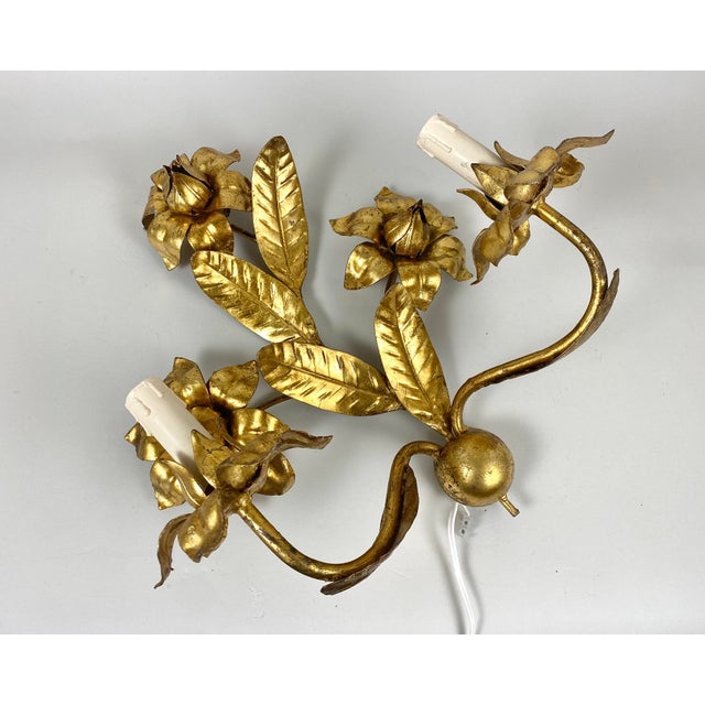 Mid-Century Modern Italian Florentine Wall Sconce in Gilt Metal with Curved Iron Leaves, 1960s For Sale - Image 3 of 9