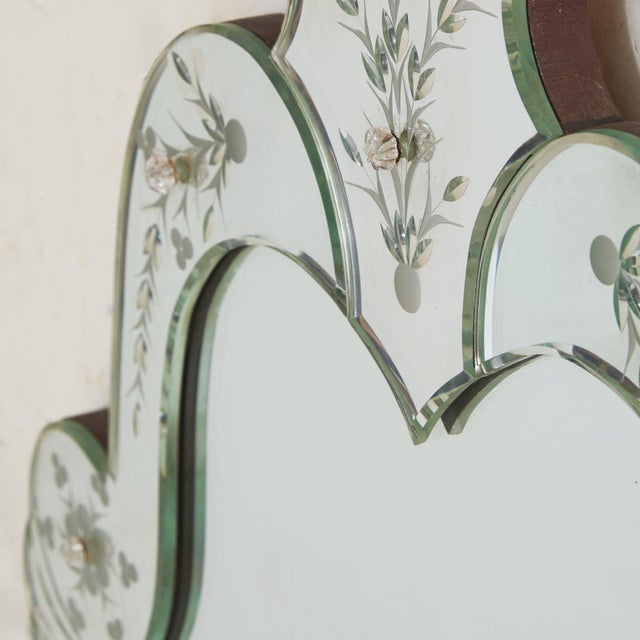 Art Deco Italian Art Deco Venetian Wall Mirror with Floral Motifs, 1930s For Sale - Image 3 of 7
