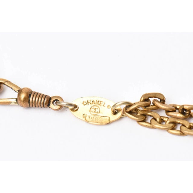 1980s Vintage Rare Chanel Gripoix Purple, Pink Amber Glass, Faux Pearl & Chain Strand Necklace For Sale - Image 5 of 10