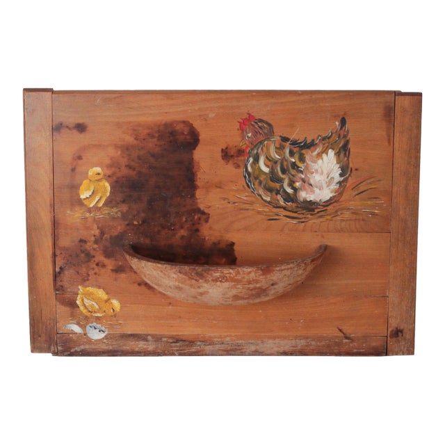 Early 20th Century Wooden Wall Pocket With Hand-Painted Chickens For Sale