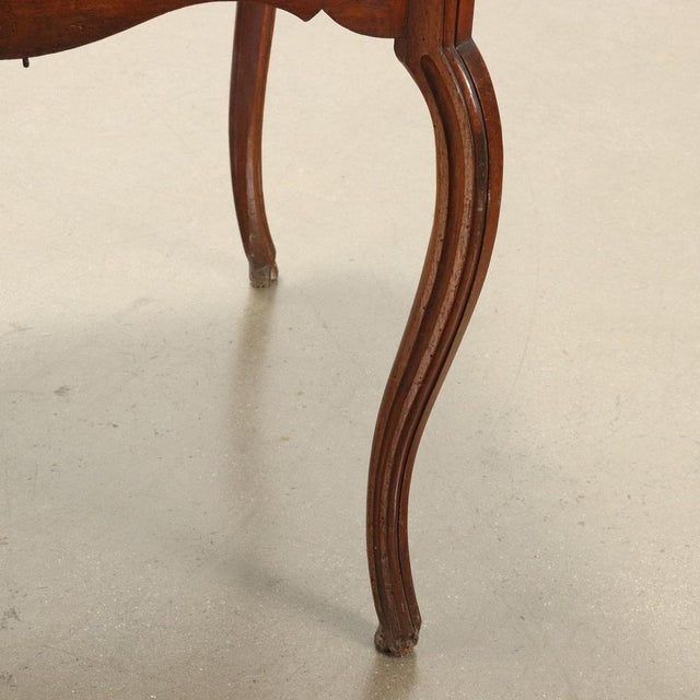 Antique Coffee Table in Walnut and Maple For Sale - Image 5 of 10