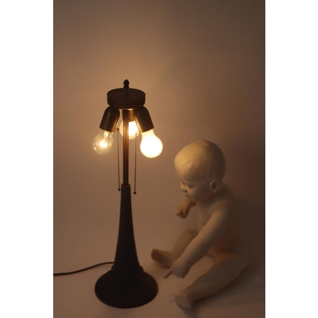 Large Glass Mosaic Table Lamp with Bronze Water Lily Lamp Base in the style of Tiffany For Sale - Image 9 of 15