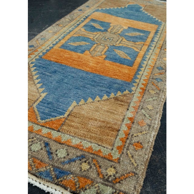 Turkish Mini Rug Oriental Hand Knotted Vintage Rug 1'6" x 3'3" #16239 For Sale In Houston - Image 6 of 8