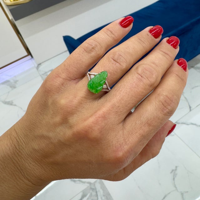 Green 18k White Gold 2.70ct Delicate Green Icy Jadeite Jade Diamond Cocktail Ring, Size 7 For Sale - Image 8 of 8