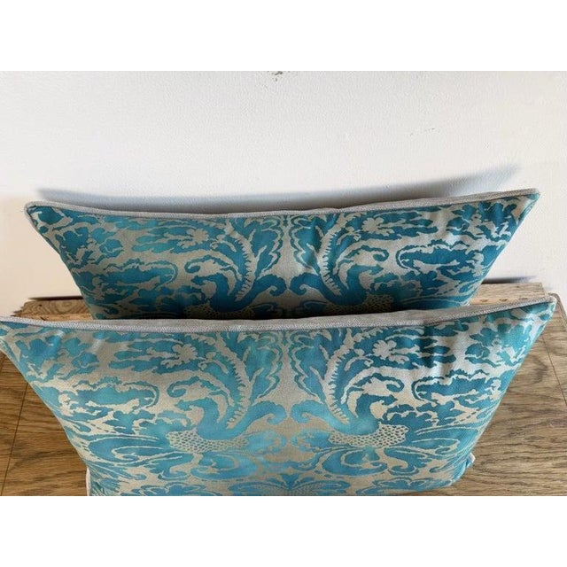 Pair of Fortuny Patterned Pillows With Solid Chenille Backs by Melissa Levinson For Sale In Los Angeles - Image 6 of 8