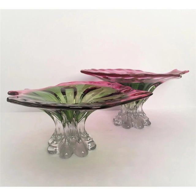 1960s Mid-Century Modern, Art Glass Pedestal Centerpiece Bowl, Leaf or Fish Shape in Pink, Green, Clear For Sale - Image 4 of 13