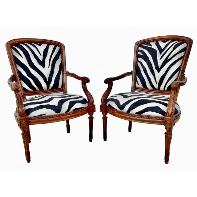 Pair of Italian Louis XVI Period Walnut Fauteuils en Cabriolet For Sale - Image 10 of 16