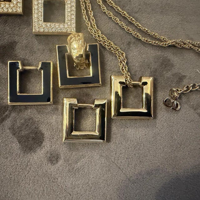 1980s Costume Jewelry Interchangeable Earrings and Necklace by Christian Dior 1 For Sale - Image 17 of 18