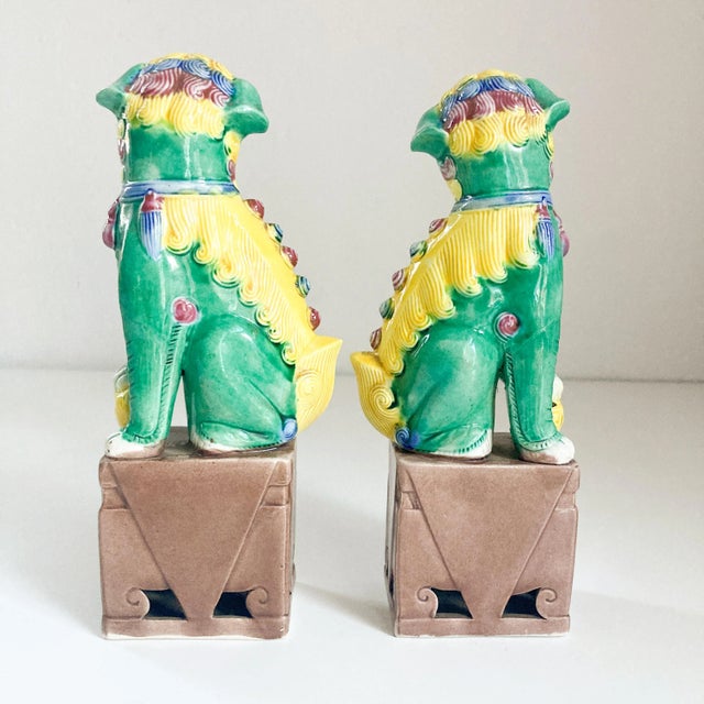 Ceramic 1940's Famille Verte Style Ceramic Foo Dog Figurine Pair For Sale - Image 7 of 10