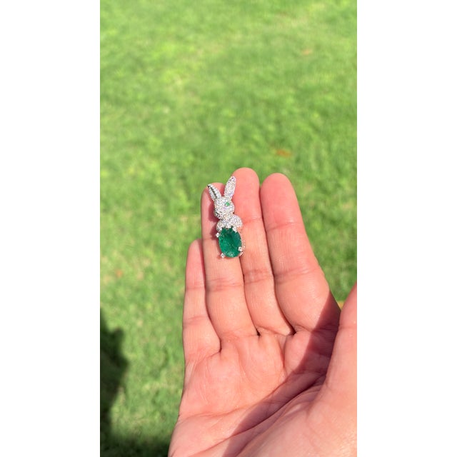 Bunny Brooch Pin With 3.08ct Emerald & 1.11ct Pave Diamonds in 14k White Gold For Sale In New York - Image 6 of 13