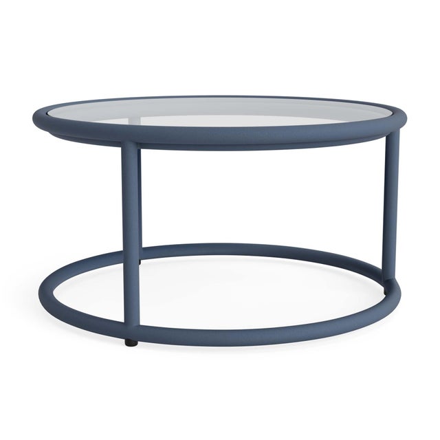 Brown Jordan Walter Lamb Aluminum 20" Round Occasional Table, Glass Top in Sapphire For Sale