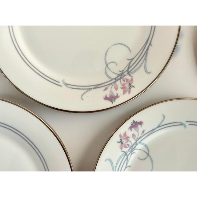 English Vintage Royal Doulton Allegro H5109 Salad Plates, Set of 8 For Sale - Image 3 of 8