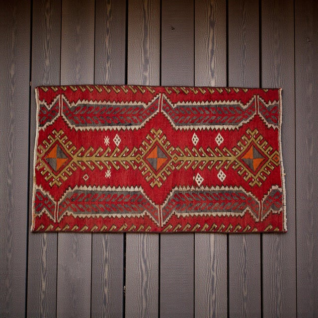 Contemporary 1960s Vintage Sumac Weave Turkish Kilim Rug For Sale - Image 3 of 14