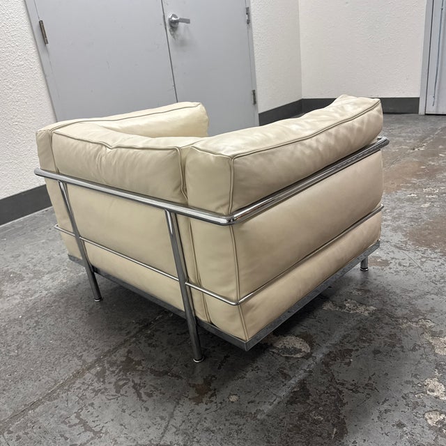 2010s Le Corbusier, Pierre Jeanneret & Charlotte Perriand for Cassina Lc3 Grand Confort Leather Armchair For Sale - Image 5 of 12