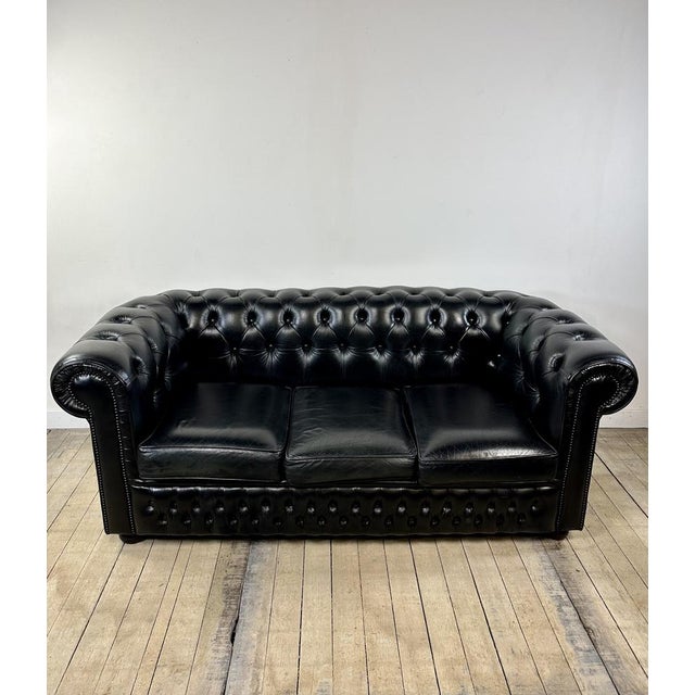 Vintage Chesterfield Sofa in Black Leather, 1980s For Sale - Image 4 of 13