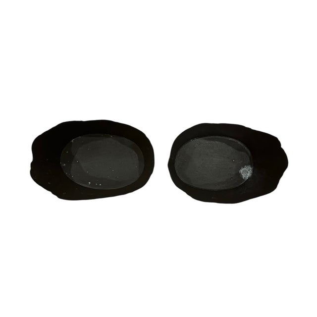 Late 20th Century Vintage Petite Black & Giit / Gold Tole Monteith Style Cachepot / Cache Pot / Planters With Hand Painted Bow Details, a Pair For Sale - Image 5 of 6