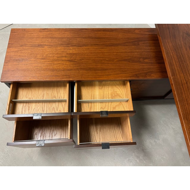 1950s 1950s Early L Shaped Desk by Robert John for Knoll For Sale - Image 5 of 10