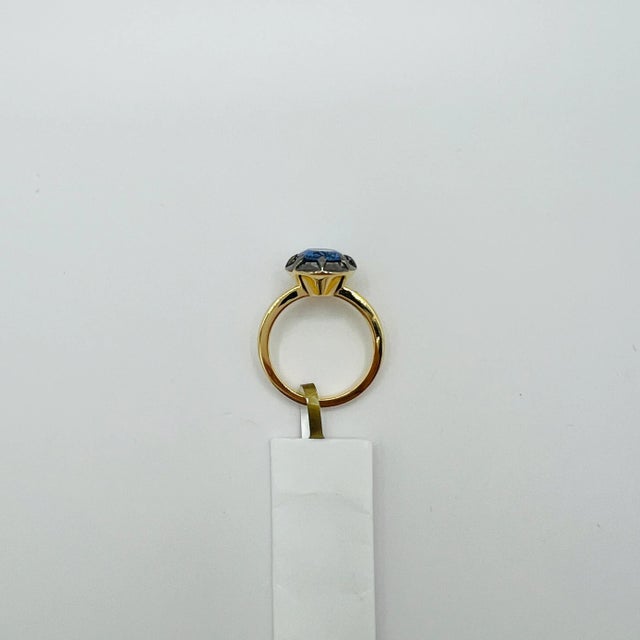 2020s Gia No Heat Sri Lanka Blue Sapphire Oval Ring in Black Rhodium & 18k Yellow Gold, Size 6.5 For Sale - Image 5 of 8