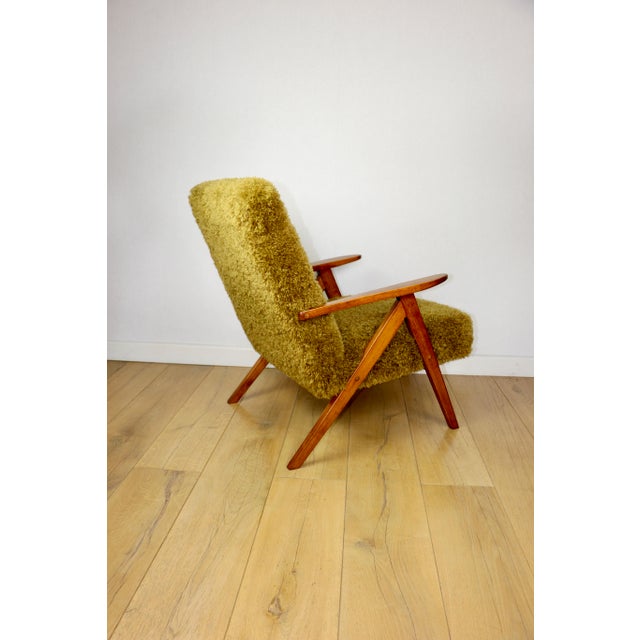 Vintage B-310 Var Lounge Chair with Khaki Long Hair Upholstery, 1970s For Sale - Image 3 of 10