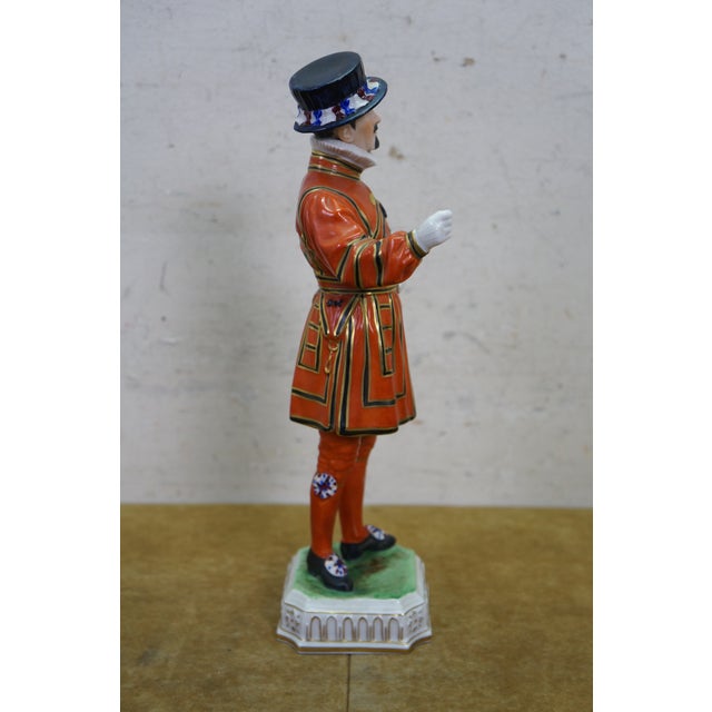 Early 20th Century Antique German Carl Thieme Dresden Yeoman of the Guard Beefeater Figurine 11" For Sale - Image 5 of 14