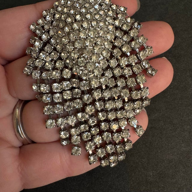 Mid 20th Century Vintage Rhinestone Waterfall Brooch Articulated Dangle Silver Tone Designer Pin 50s 60s For Sale - Image 5 of 9