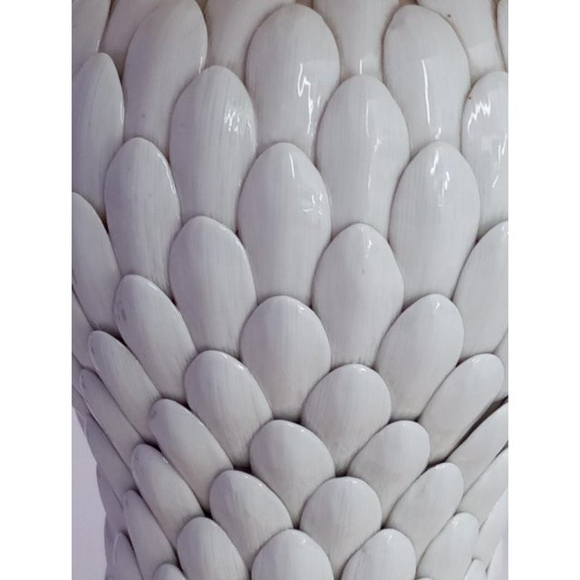 Brass and Porcelain Table Lamp by Tommaso Barbi, 1980s For Sale - Image 4 of 17