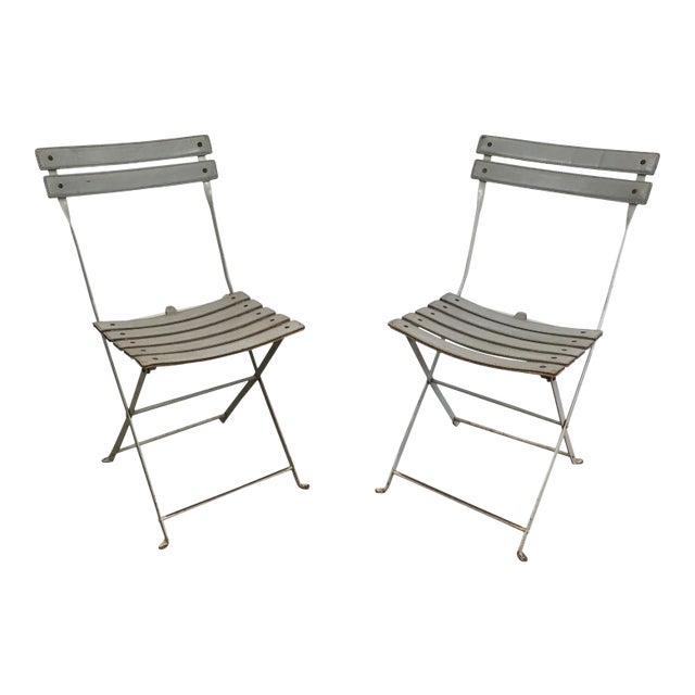 Zanotta, Grey Leather and White Lacquered Metal Folding Chairs, Italian - A Pair For Sale
