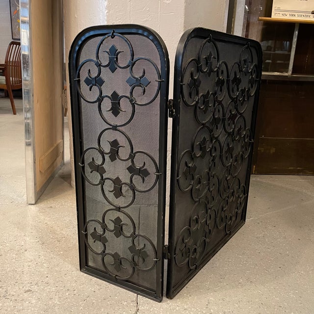 Metal Mid 20th Century Hollywood Regency Scrolled Iron and Mesh Trifold Fireplace Screen For Sale - Image 7 of 10