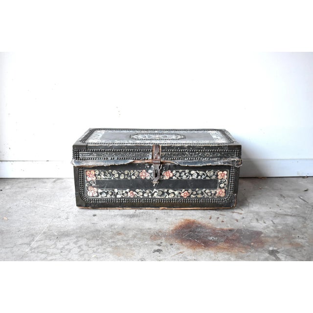 Chinoiserie Antique Chinese Painted Parchment Chest For Sale - Image 3 of 13