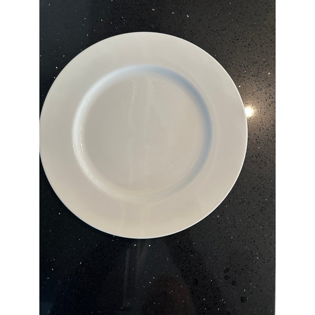 1980s Pottery Barn Great White Large Rimmed Plates Set of 5 For Sale In Tampa - Image 6 of 7